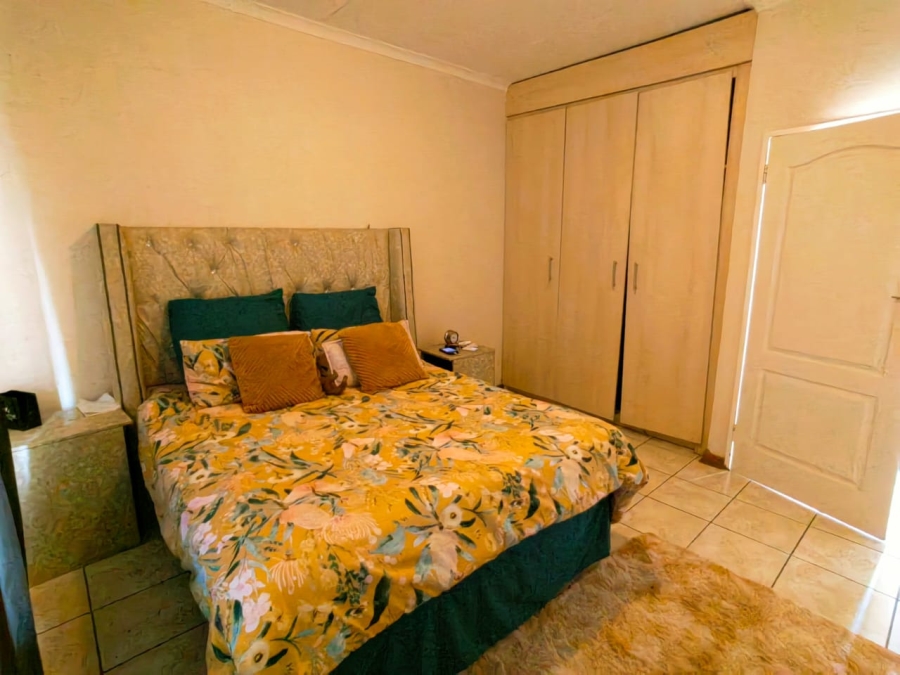 2 Bedroom Property for Sale in Potchefstroom North West